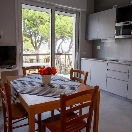 Eucaliptus מלון דירות *