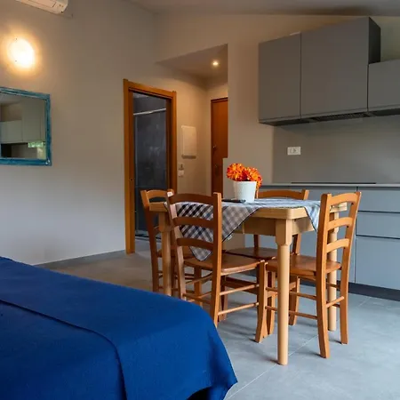 Eucaliptus מלון דירות Marina dʼAndora