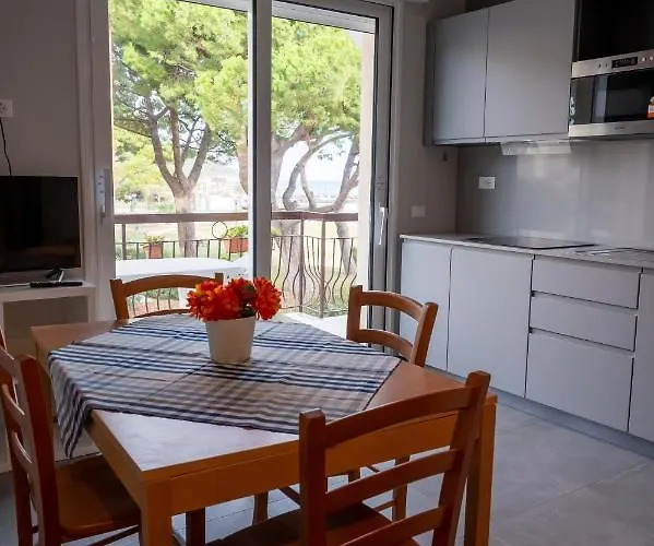 Eucaliptus Апарт-отель *