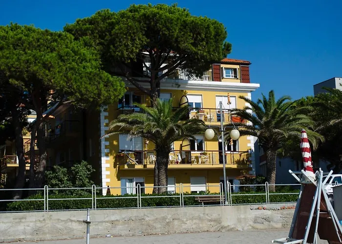 Eucaliptus Aparthotel Marina dʼAndora